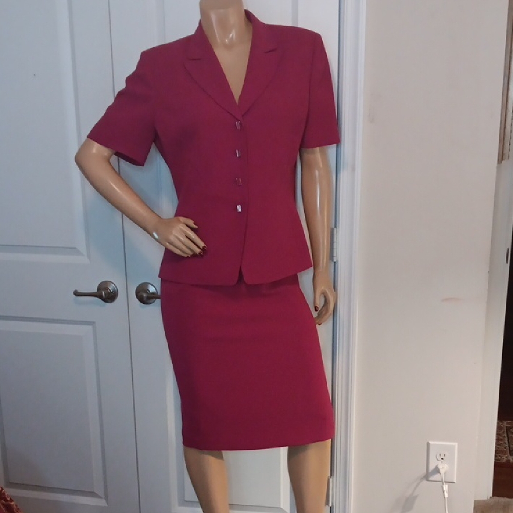 Tahari ASL Women's Fuchsia Pencil Skirt Suit, Sz. 12